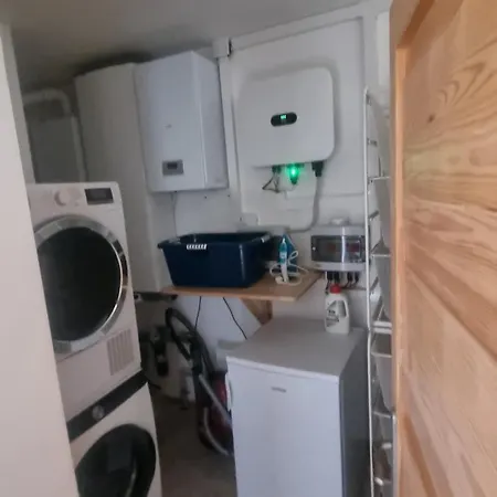 Visteria House With Free Parking Apartmán *