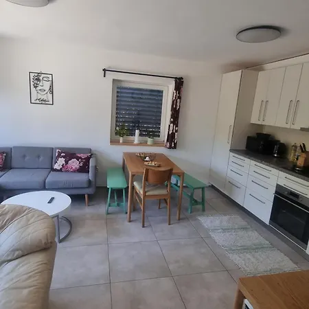 Visteria House With Free Parking * Kassa