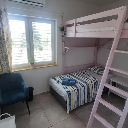 Visteria House With Free Parking *