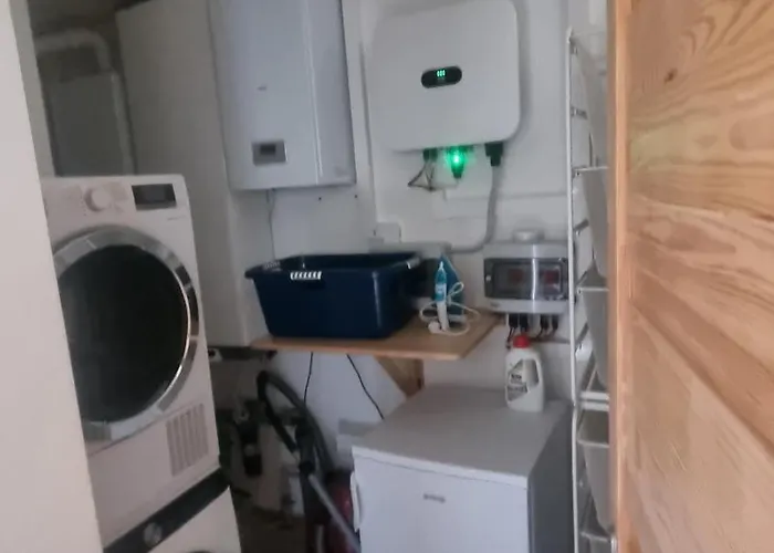 Visteria House With Free Parking Apartament *