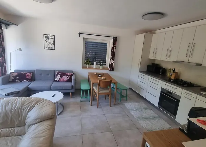 Visteria House With Free Parking * Koszyce