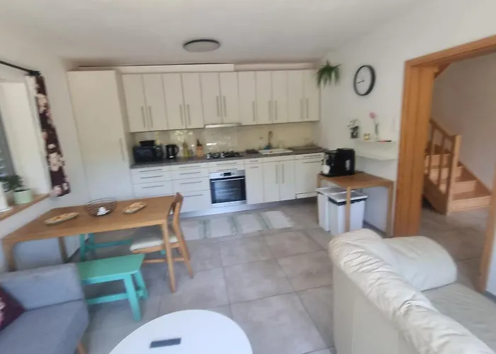 Visteria House With Free Parking Apartament Koszyce